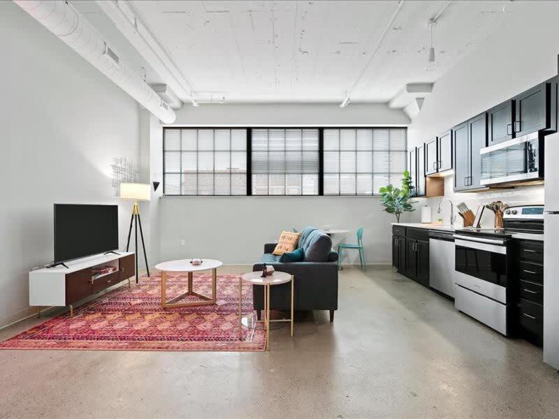 Cozysuites Lavish 1Br, Downtown Питсбърг Екстериор снимка