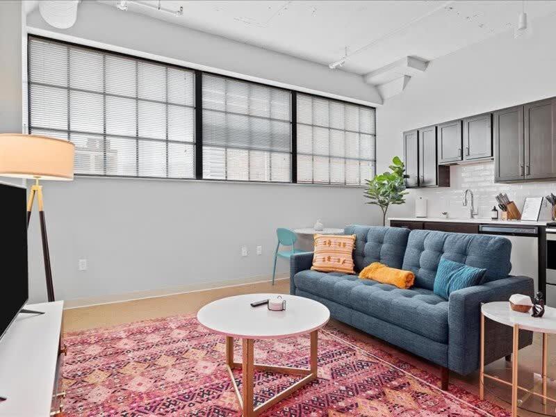 Cozysuites Lavish 1Br, Downtown Питсбърг Екстериор снимка
