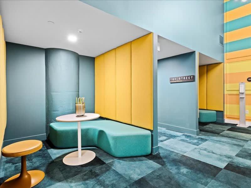 Cozysuites Lavish 1Br, Downtown Питсбърг Екстериор снимка